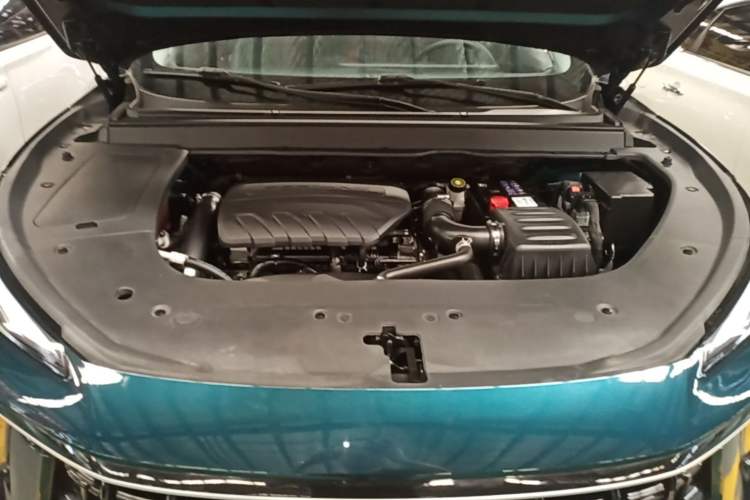 Used FORTHING T5 EVO 2021 1.5TD DCT Diamond Edition Engine Bay