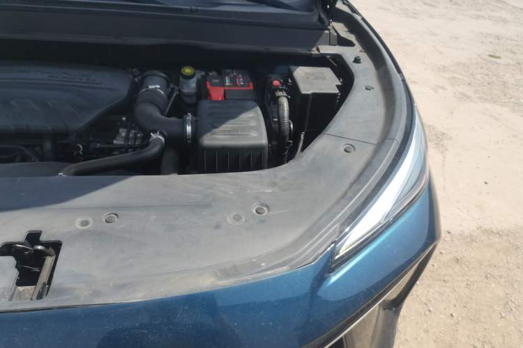 Used FORTHING T5 EVO 2021 1.5TD DCT Diamond Edition Engine Bay Left