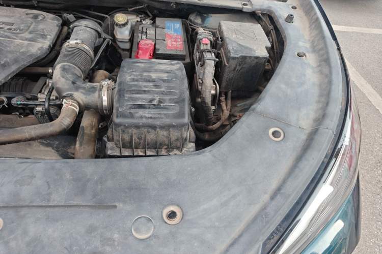 Used FORTHING T5 EVO 2021 1.5TD DCT Diamond Edition Engine Bay Left