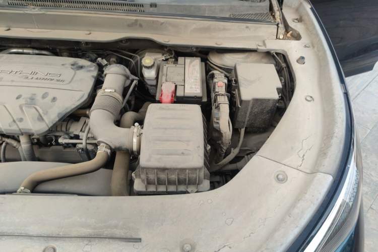 Used FORTHING T5 EVO 2021 1.5TD DCT Diamond Edition Engine Bay Left