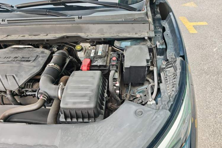 Used FORTHING T5 EVO 2021 1.5TD DCT Platinum Edition Engine Bay Left