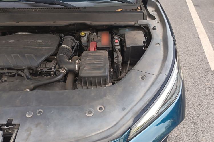 Used FORTHING T5 EVO 2021 1.5TD DCT Diamond Edition Engine Bay Left