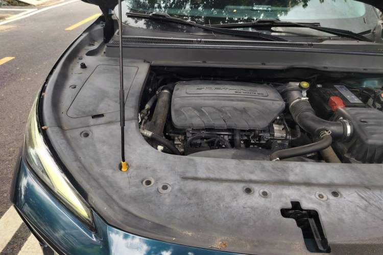 Used FORTHING T5 EVO 2021 1.5TD DCT Diamond Edition Engine Bay Right
