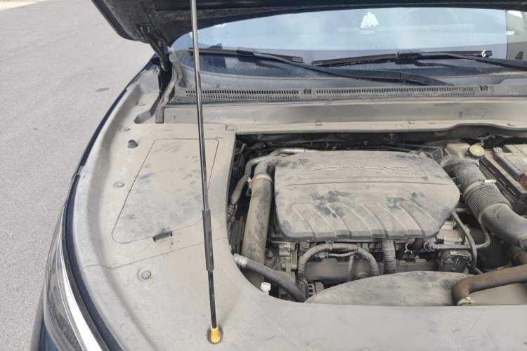 Used FORTHING T5 EVO 2021 1.5TD DCT Diamond Edition Engine Bay Right
