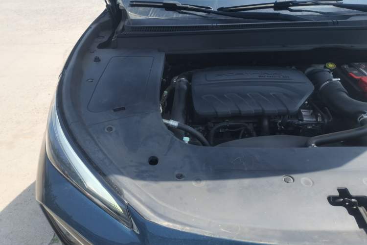 Used FORTHING T5 EVO 2021 1.5TD DCT Diamond Edition Engine Bay Right
