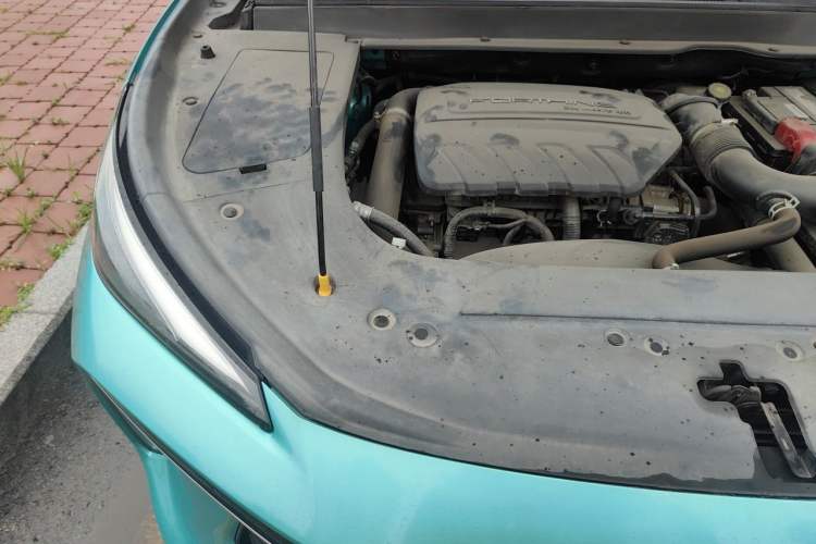 Used FORTHING T5 EVO 2021 1.5TD DCT Diamond Edition Engine Bay Right