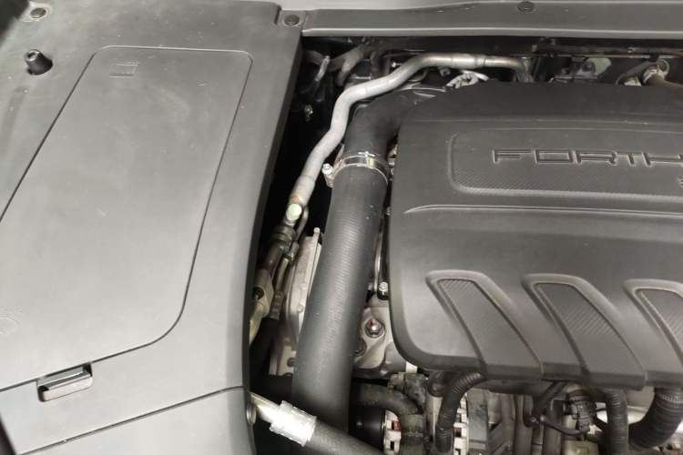Used FORTHING T5 EVO 2021 1.5TD DCT Starry Edition Engine Bay Right
