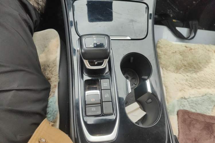 Used FORTHING T5 EVO 2021 1.5TD DCT Diamond Edition Gear Lever