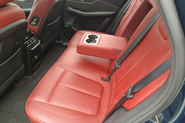 Used FORTHING T5 EVO 2021 1.5TD DCT Starry Edition Interior 4