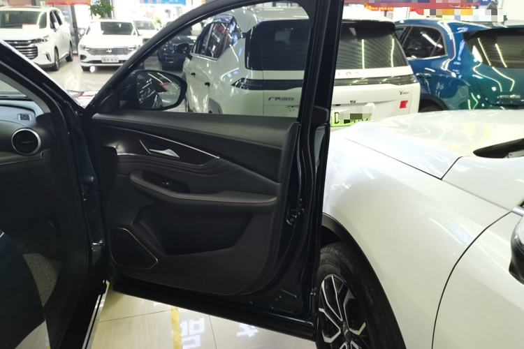 Used FORTHING T5 EVO 2021 1.5TD DCT Diamond Edition Interior 5
