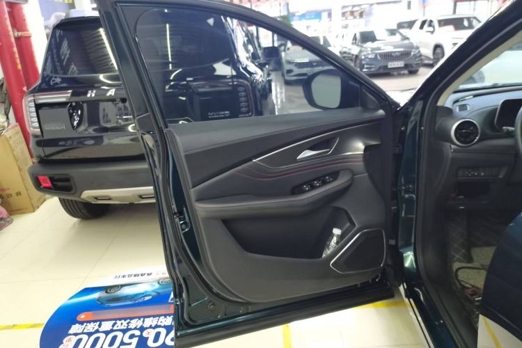 Used FORTHING T5 EVO 2021 1.5TD DCT Diamond Edition Interior 7