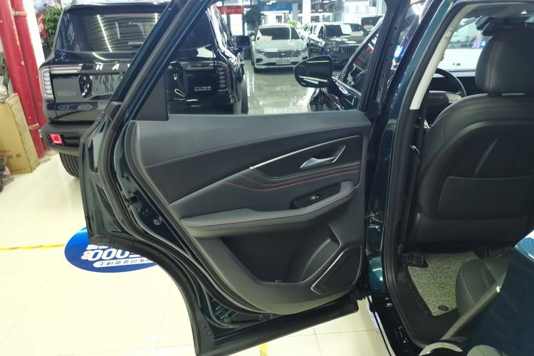 Used FORTHING T5 EVO 2021 1.5TD DCT Diamond Edition Interior 8