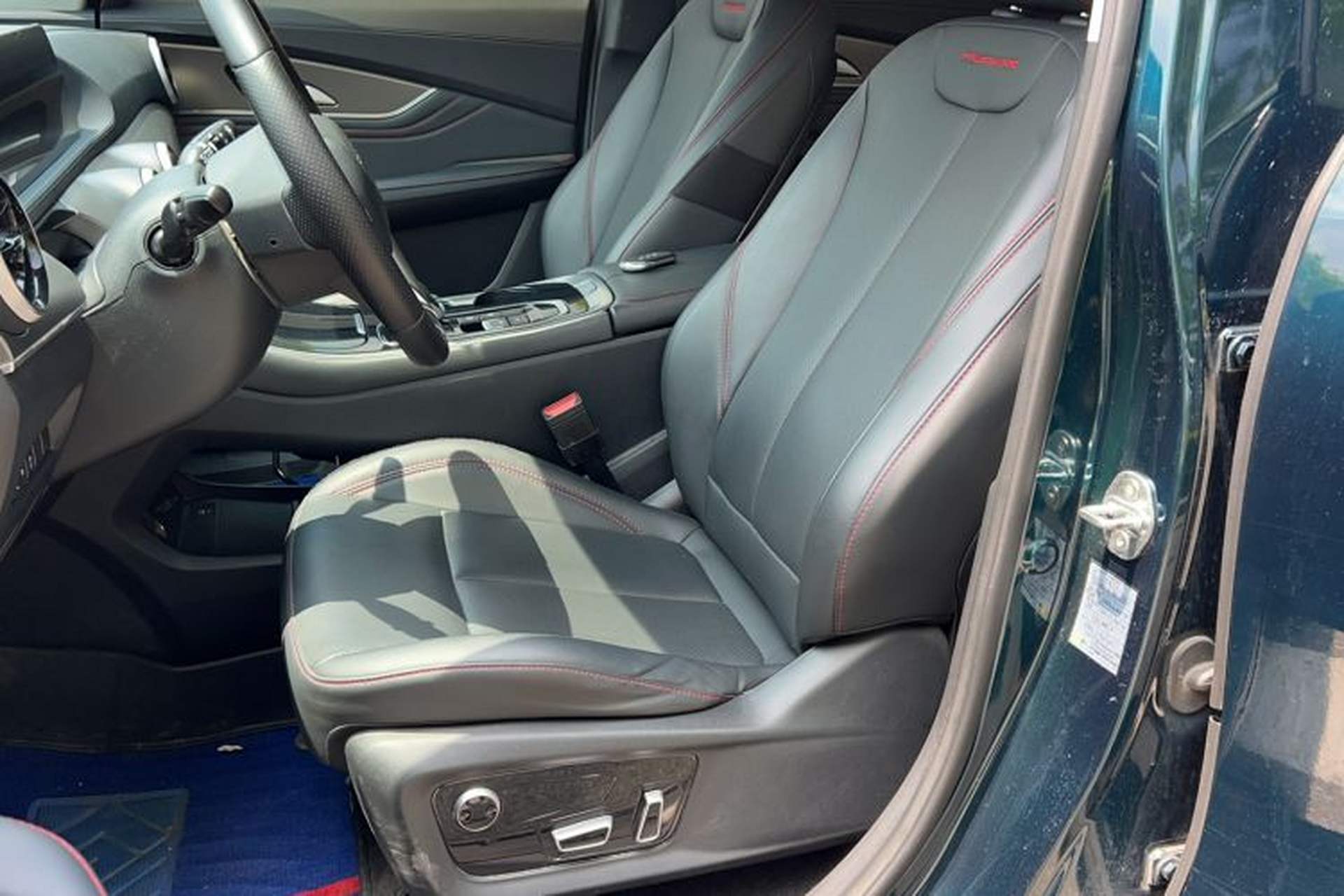 Used FORTHING T5 EVO 2021 1.5TD DCT Diamond Edition Left Front Seat
