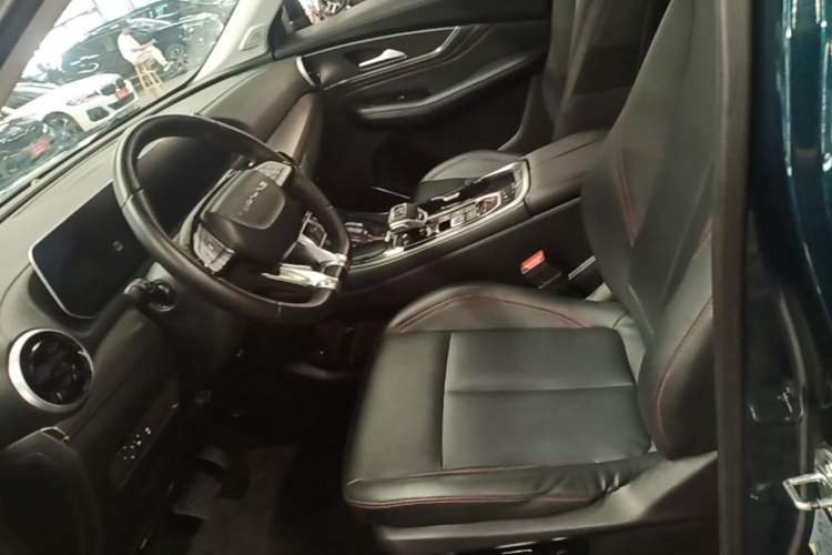 Used FORTHING T5 EVO 2021 1.5TD DCT Diamond Edition Left Front Seat