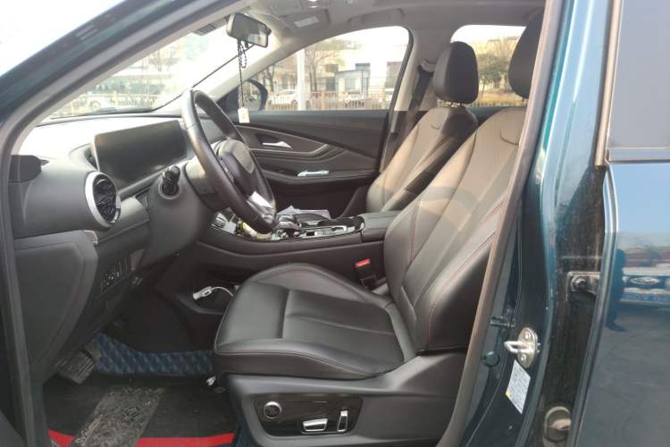 Used FORTHING T5 EVO 2021 1.5TD DCT Diamond Edition Left Front Seat