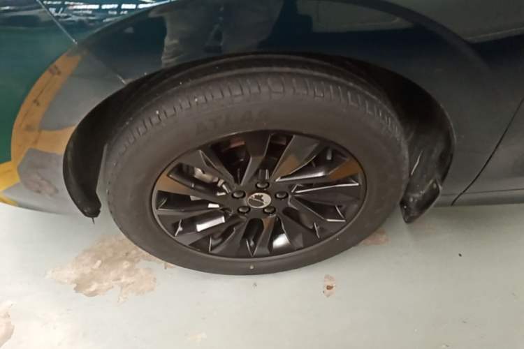 Used FORTHING T5 EVO 2021 1.5TD DCT Diamond Edition Left Front Wheel Hub