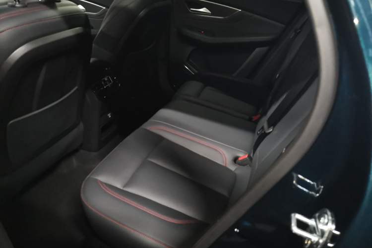 Used FORTHING T5 EVO 2021 1.5TD DCT Diamond Edition Left Rear Seat