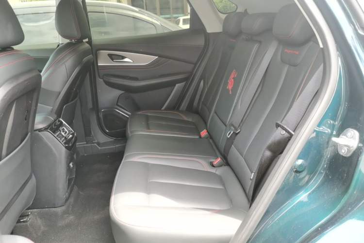 Used FORTHING T5 EVO 2021 1.5TD DCT Diamond Edition Left Rear Seat
