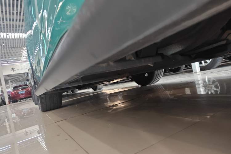 Used FORTHING T5 EVO 2021 1.5TD DCT Starry Edition Left Side Sill