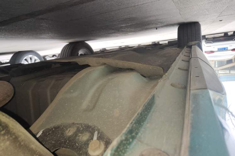 Used FORTHING T5 EVO 2021 1.5TD DCT Diamond Edition Left Side Sill
