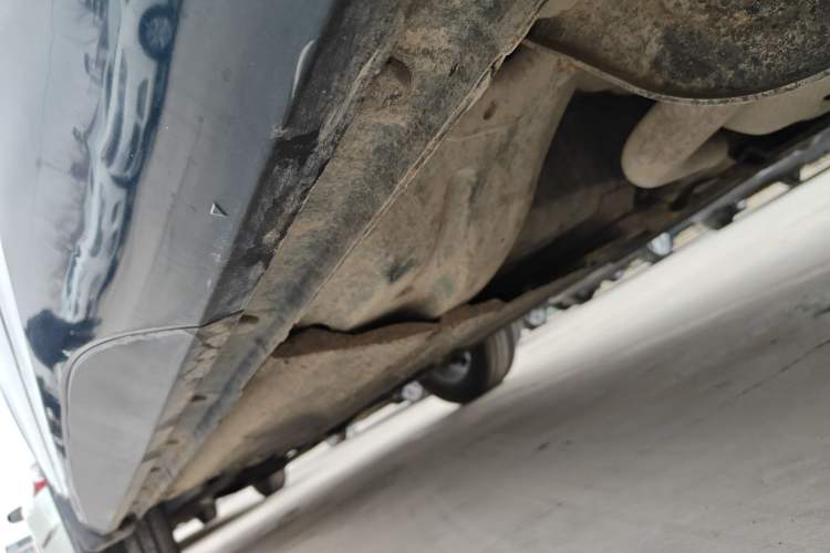 Used FORTHING T5 EVO 2021 1.5TD DCT Diamond Edition Left Side Sill