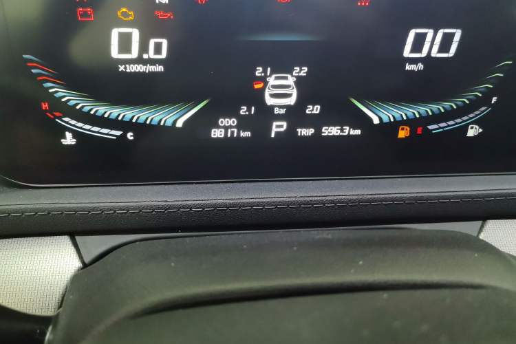 Used FORTHING T5 EVO 2021 1.5TD DCT Diamond Edition Odometer Close Up