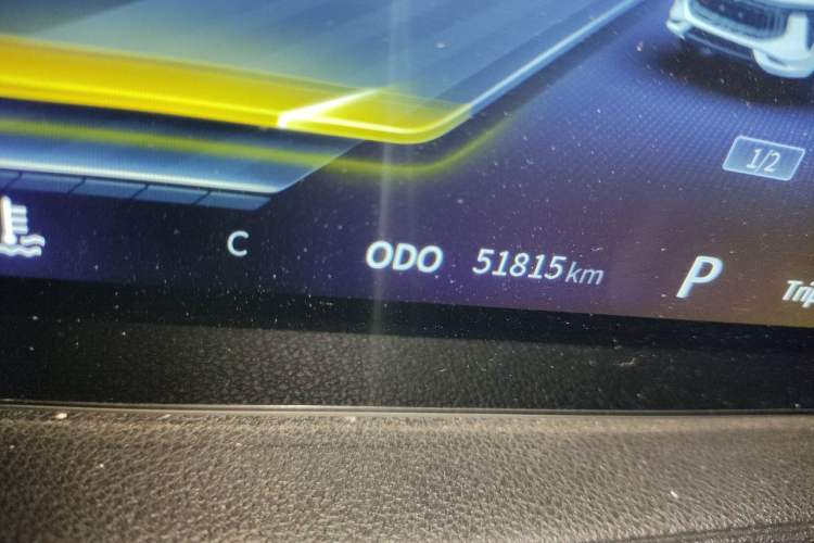 Used FORTHING T5 EVO 2021 1.5TD DCT Starry Edition Heatwave Odometer Close Up