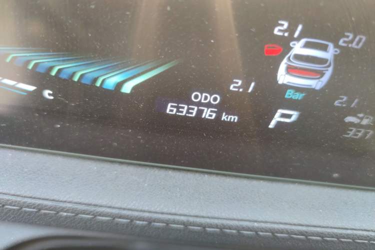 Used FORTHING T5 EVO 2021 1.5TD DCT Diamond Edition Odometer Close Up