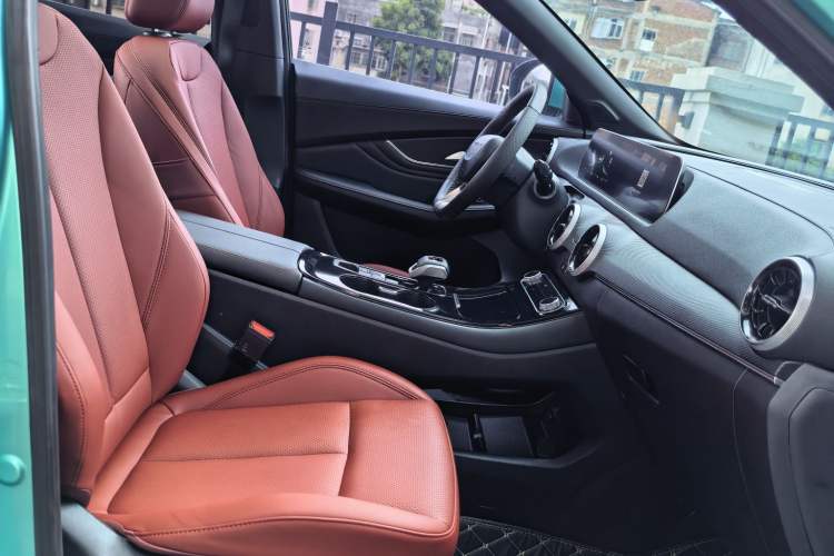 Used FORTHING T5 EVO 2021 1.5TD DCT Starry Edition Right Front Seat