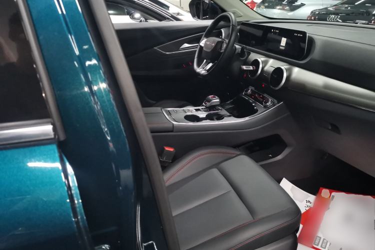 Used FORTHING T5 EVO 2021 1.5TD DCT Diamond Edition Right Front Seat