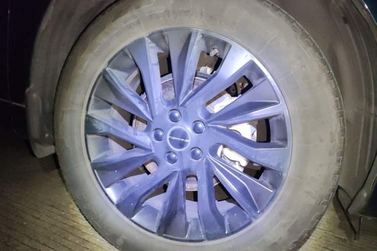 Used FORTHING T5 EVO 2021 1.5TD DCT Starry Edition Heatwave Right Front Wheel Hub