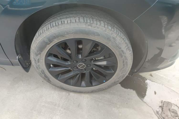 Used FORTHING T5 EVO 2021 1.5TD DCT Diamond Edition Right Front Wheel Hub