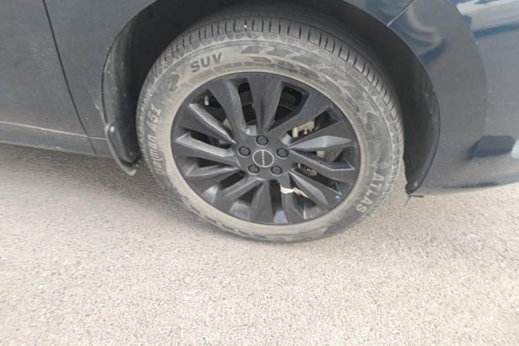 Used FORTHING T5 EVO 2021 1.5TD DCT Diamond Edition Right Front Wheel Hub