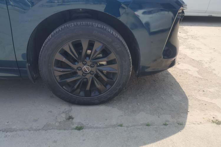 Used FORTHING T5 EVO 2021 1.5TD DCT Diamond Edition Right Front Wheel Hub