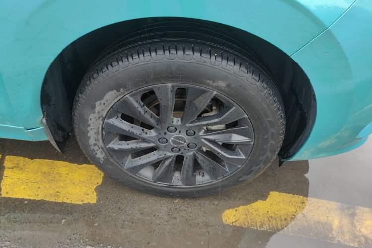 Used FORTHING T5 EVO 2021 1.5TD DCT Diamond Edition Right Front Wheel Hub