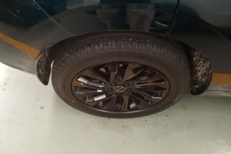 Used FORTHING T5 EVO 2021 1.5TD DCT Diamond Edition Right Rear Wheel Hub