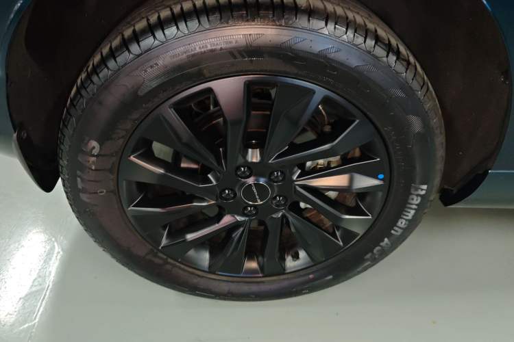 Used FORTHING T5 EVO 2021 1.5TD DCT Diamond Edition Right Rear Wheel Hub