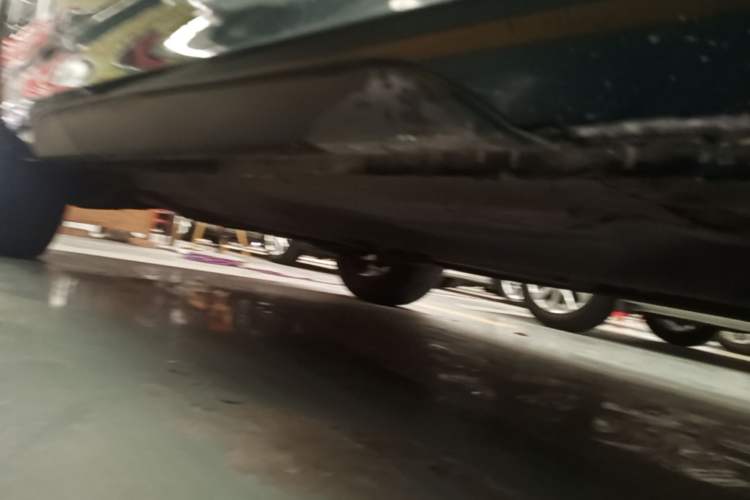 Used FORTHING T5 EVO 2021 1.5TD DCT Diamond Edition Right Side Sill