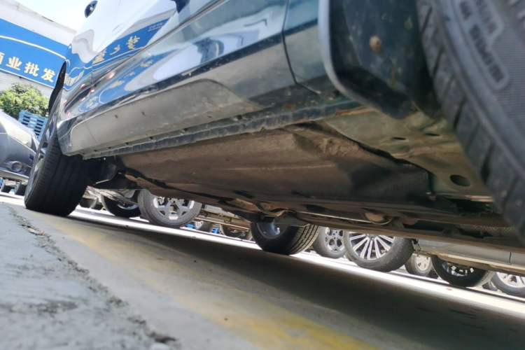 Used FORTHING T5 EVO 2021 1.5TD DCT Diamond Edition Right Side Sill