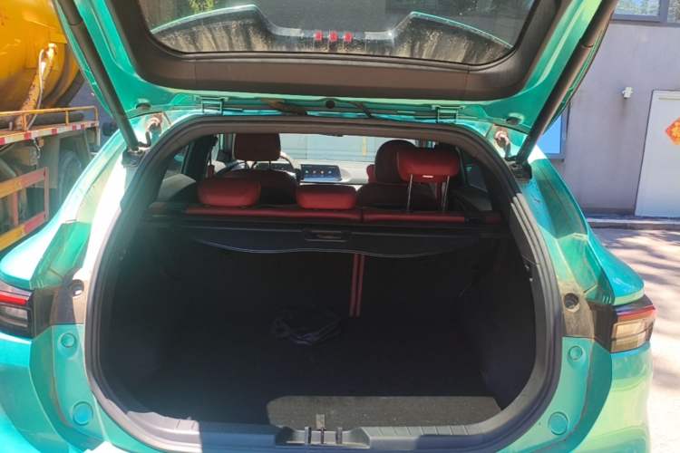 Used FORTHING T5 EVO 2021 1.5TD DCT Starry Edition Trunk