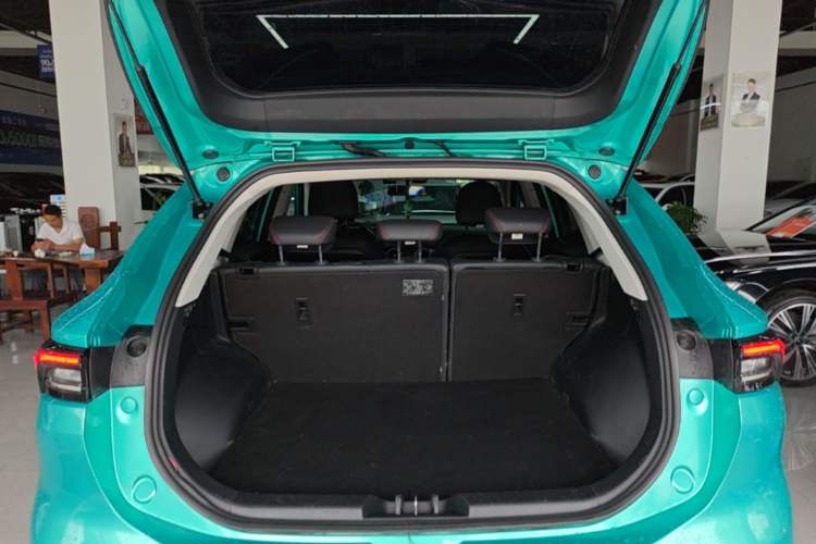 Used FORTHING T5 EVO 2021 1.5TD DCT Platinum Edition Trunk