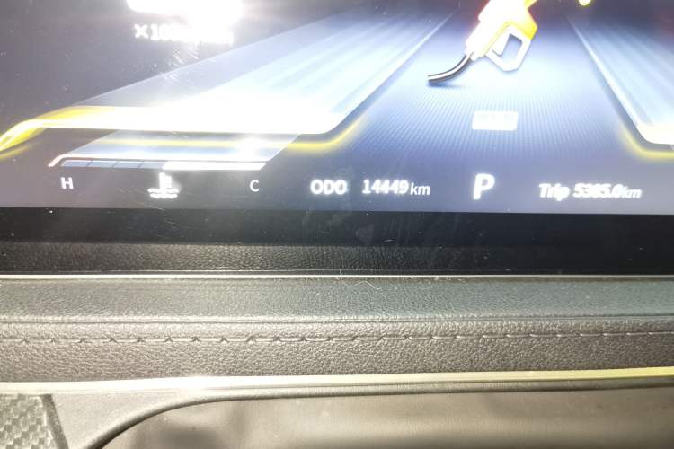 Used FORTHING T5 EVO 2021 1.5TD DCT Starry Edition Odometer Close Up