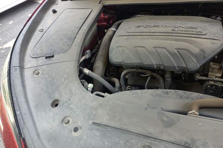 Used FORTHING T5 EVO 2021 1.5TD DCT Diamond Edition Engine Bay Right