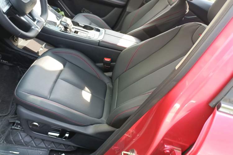 Used FORTHING T5 EVO 2021 1.5TD DCT Diamond Edition Left Front Seat