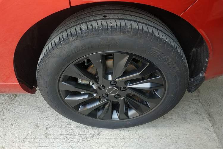 Used FORTHING T5 EVO 2021 1.5TD DCT Diamond Edition Left Rear Wheel Hub