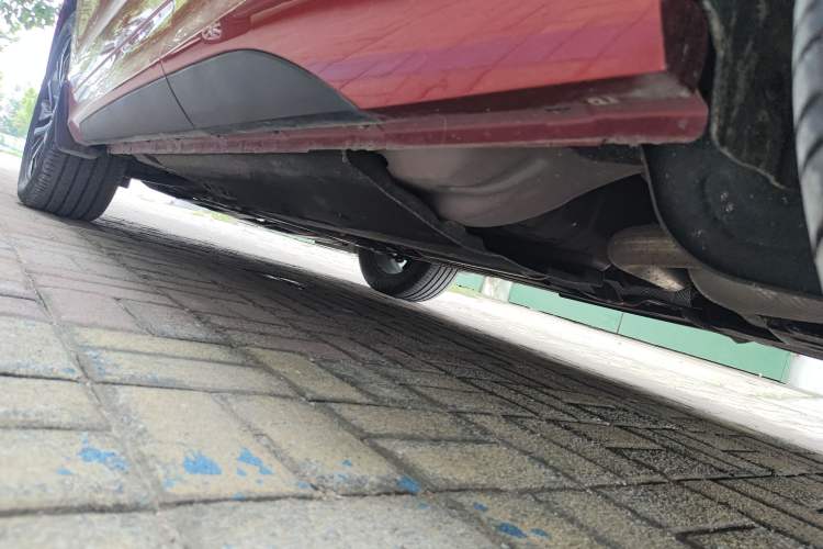 Used FORTHING T5 EVO 2021 1.5TD DCT Diamond Edition Left Side Sill