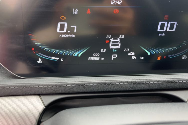Used FORTHING T5 EVO 2021 1.5TD DCT Diamond Edition Odometer Close Up