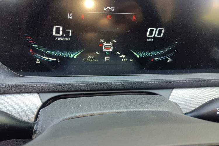 Used FORTHING T5 EVO 2021 1.5TD DCT Diamond Edition Odometer Close Up