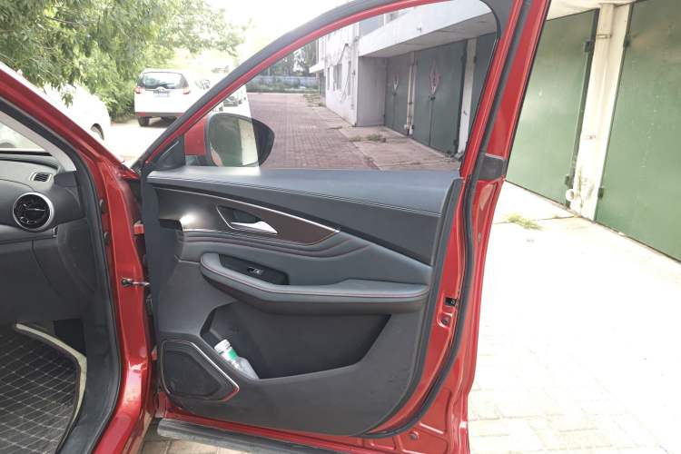 Used FORTHING T5 EVO 2021 1.5TD DCT Diamond Edition Right Front Door Interior