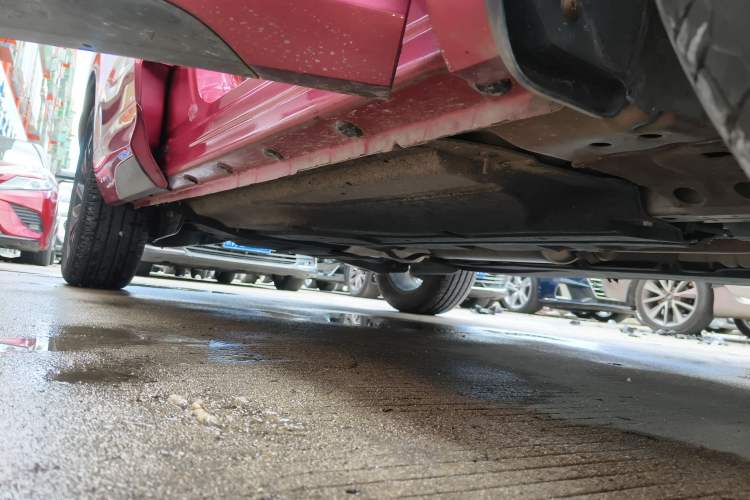 Used FORTHING T5 EVO 2021 1.5TD DCT Starry Edition Right Side Sill
